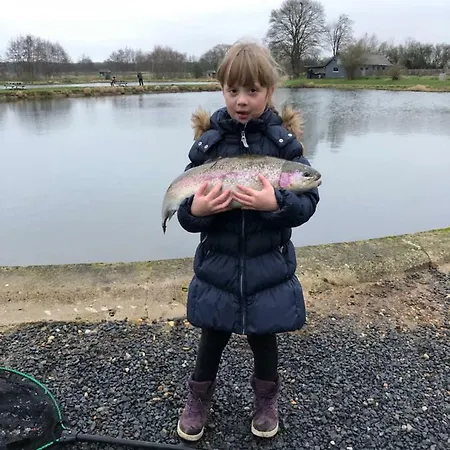 Truust Mill Fishing Park Semesterbostad Fårvang